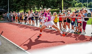 INT. NORDTHÜRINGER LEICHTATHLETIKMEETING - SONDERSHAUSEN