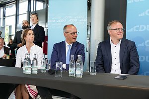 Spannende politische Diskussionen bei CDU-Veranstaltung im Autohaus