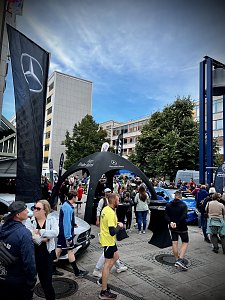 Bilder von den Impressionen am Stand, am Streckenrand und vom Läuferteam.
