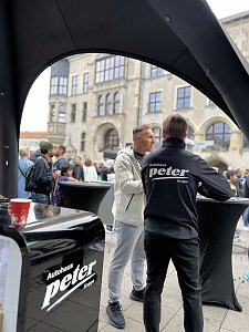 Bilder von den Impressionen am Stand, am Streckenrand und vom Läuferteam.