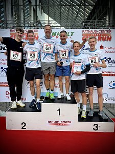 Bilder von den Impressionen am Stand, am Streckenrand und vom Läuferteam.