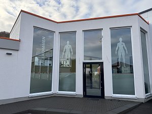 Neue Praxis von außen (Eingangsbereich)